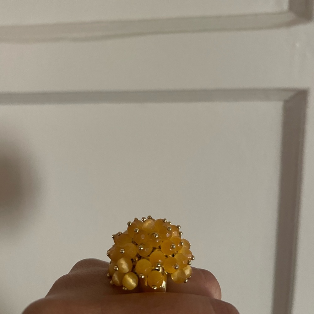 Large Yellow Cluster Ring - Picture 4 of 4
